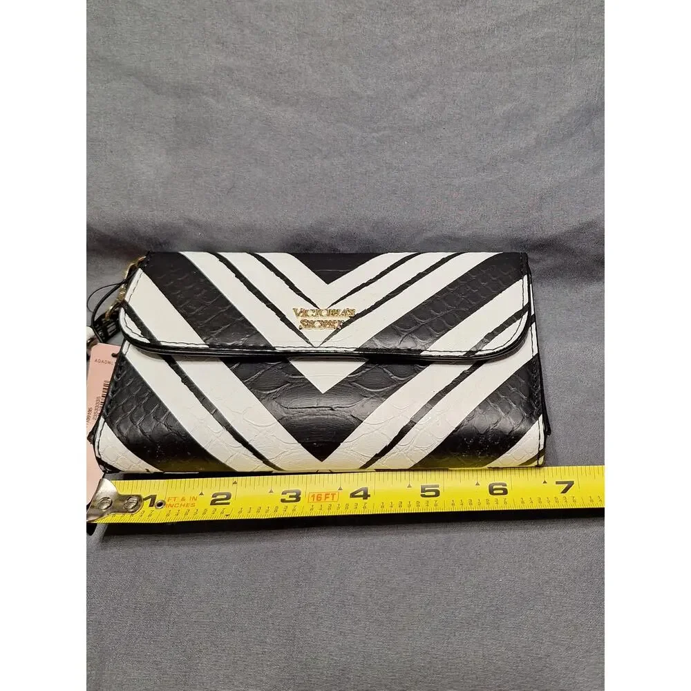 Victoria's Secret Chevron Tech Wristlet Wallet Black/White - Picture 6 of 6